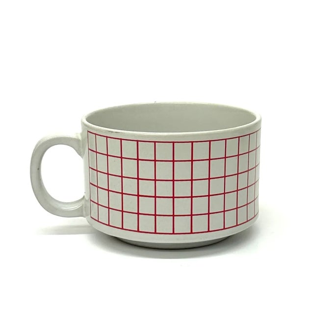 Mid 20th Century Vintage Grid Pattern Ceramic Mug Curation - Group of 4. For Sale - Image 5 of 10