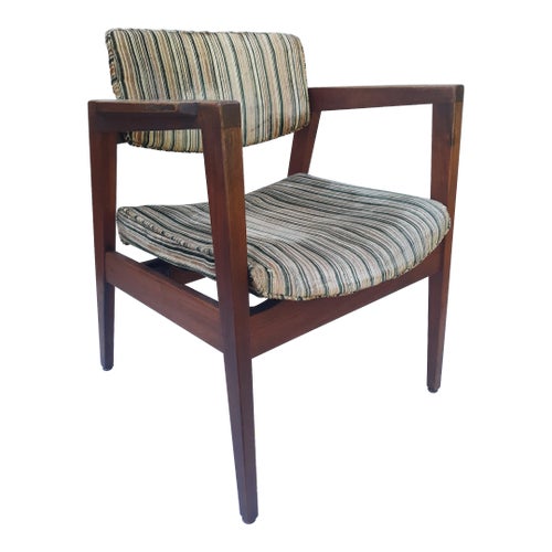 Vintage Mid-Century Modern Gunlocke Walnut Lounge Chair