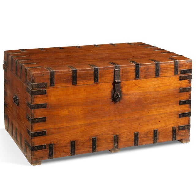 Large Vintage Storage Chest, 1940s For Sale - Image 10 of 10