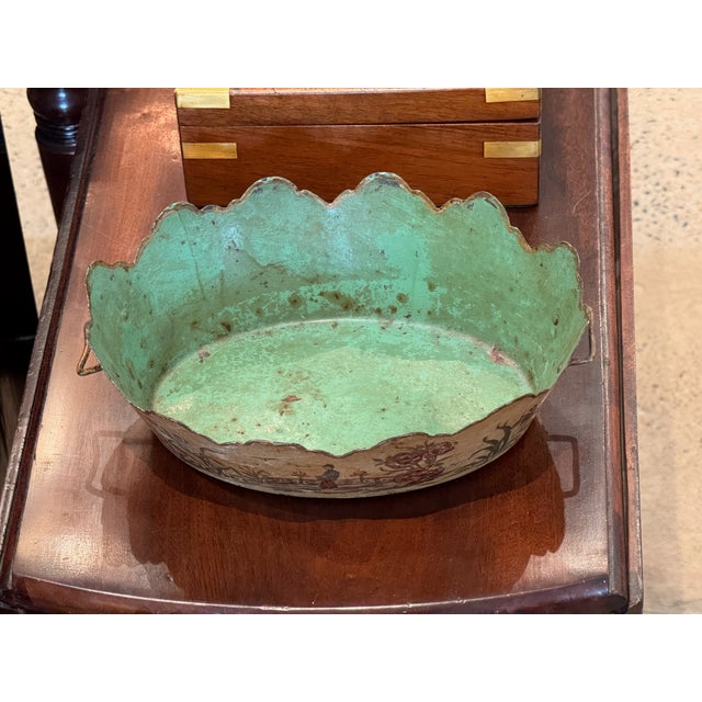 19th Century Painted Tôle Monteith With Chinoiserie Figural Scene For Sale - Image 6 of 8