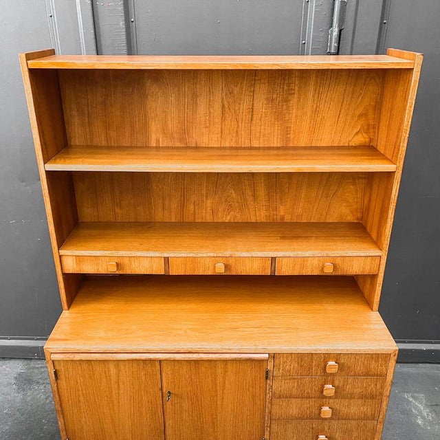 Wood Mid-Century Modern Shelving Unit in Teak For Sale - Image 7 of 18