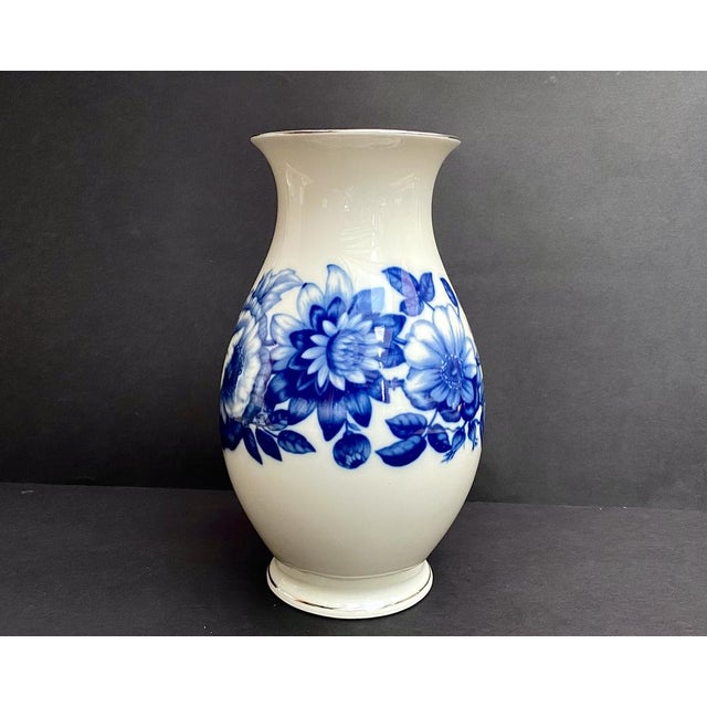Vintage porcelain vase for flowers. a true example of grace and elegant style from the best german craftsmen of the kpm...