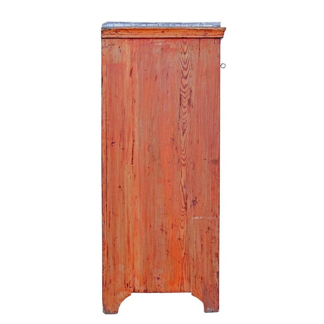 swedish early 19th century painted pine chest of drawers circa 1800. fine quality chest of drawers, fitted with 4...