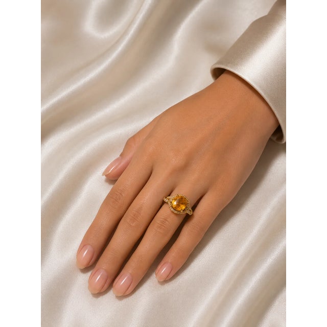 Contemporary Late 20th Century 18K Yellow Gold Citrine Champagne Diamond Ring, Size 6.5 For Sale - Image 3 of 3