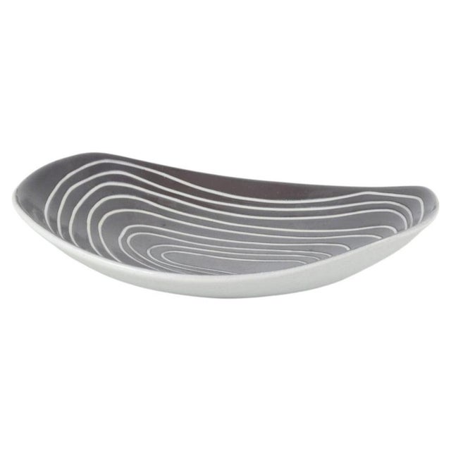 1960s Asymmetrical Ceramic Bowl with Linear Decoration by Hjördis Oldfors for Upsala-Ekeby, 1960s For Sale - Image 5 of 5