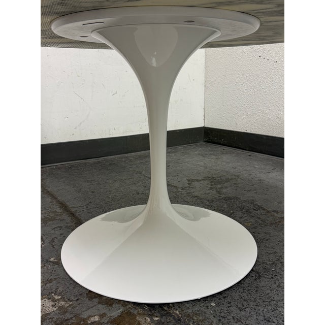 White Eero Saarinen Tulip Dining Table With Arabescato Marble Top For Sale - Image 8 of 12