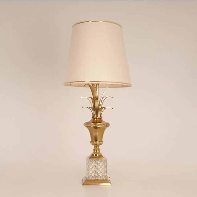 1970s Vintage Hollywood Regency Crystal Base Palm Leaf Table Lamp For Sale - Image 5 of 11