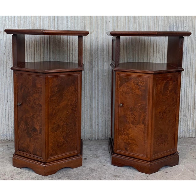 1900 - 1909 1900s Italian Hexagonal Pedestal Pilar Maple Cupboards End Tables - a Pair For Sale - Image 5 of 13