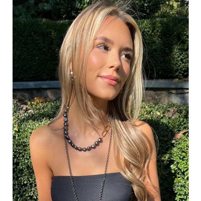 Contemporary Tahiti Freshwater Pearl Necklace, (Peacock Black) For Sale - Image 3 of 4