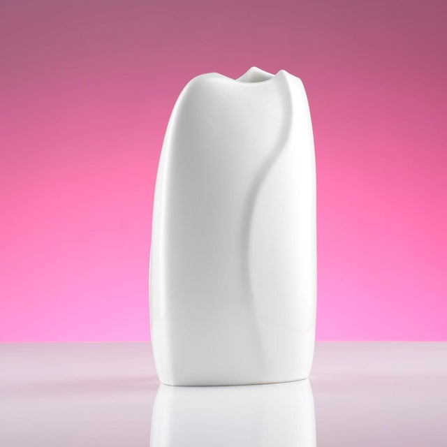 Ceramic Minimalist Vase in White Porcelain from Arabia Finland, 1980s For Sale - Image 7 of 8