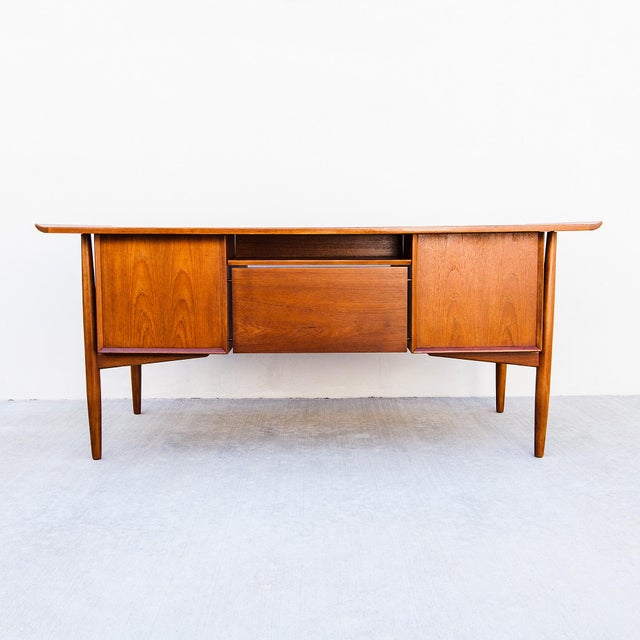 Vintage Restored Arne Vodder Teak Executive Desk by h.p. Hansen, Denmark 1960s For Sale - Image 9 of 15
