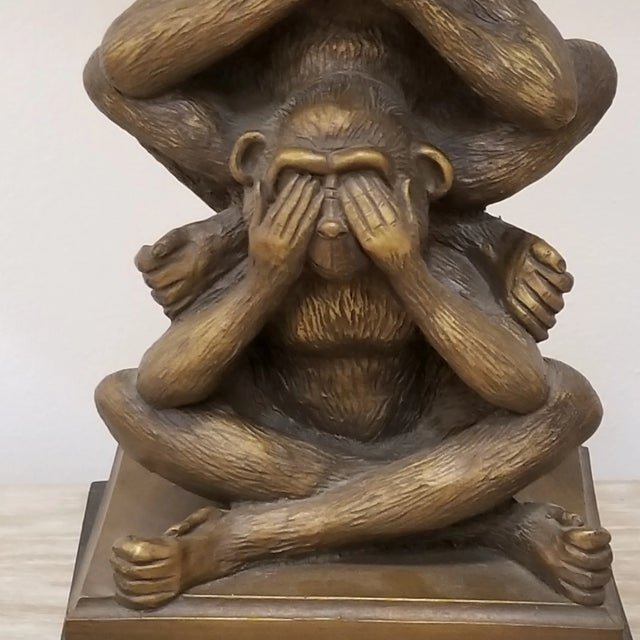 Maitland - Smith Three Wise Monkeys Table Lamp – Vintage See Hear Speak No Evil Sculpture Lamp For Sale - Image 4 of 16