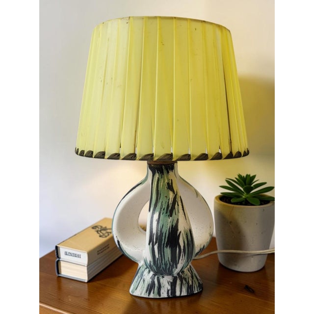 Vintage 1950s ceramic lamp Total height 29.5 cm Shade diameter 20 cm In good condition with signs of wear and age. No...