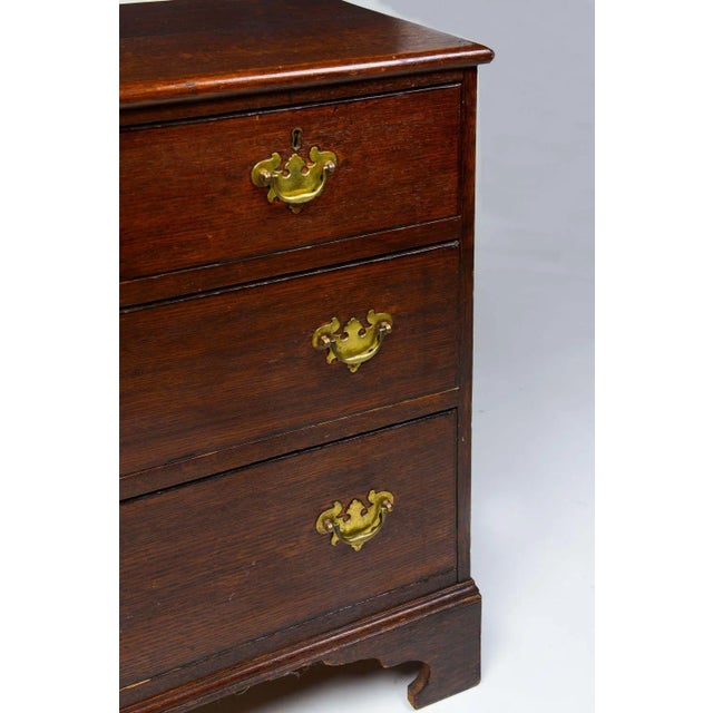 Mid 18th Century George III Oak Chest of Drawers For Sale - Image 5 of 8