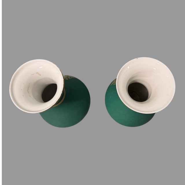 Pair of Antique Victorian Old Paris Porcelain Portrait Vases For Sale - Image 6 of 7