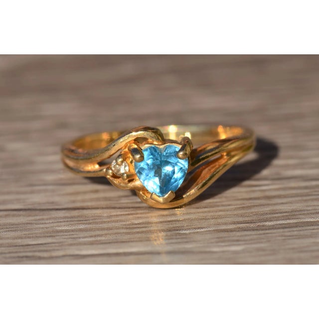 1990s The Zuma: Ladies 14 K Gold Topaz and Diamond Heart Ring For Sale - Image 5 of 9