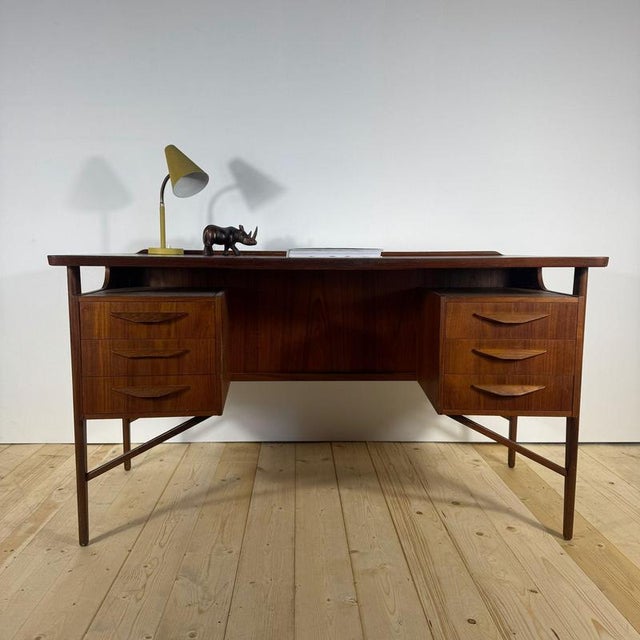 Vintage Teak Writing Desk by Svend Åge Madsen for H.P. Hansen, 1960s For Sale - Image 11 of 11