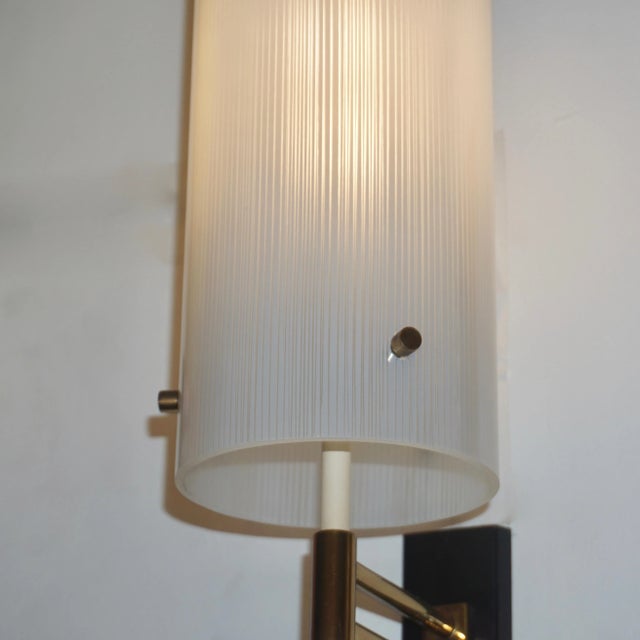 Casey Fantin 1950s Italian Modernist White Striped Frosted Glass Wall Light For Sale - Image 10 of 11