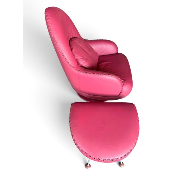 The de Sede DS-102, designed by Mathias Hoffmann in 1999, is an exceptional designer sofa that combines modern design with...