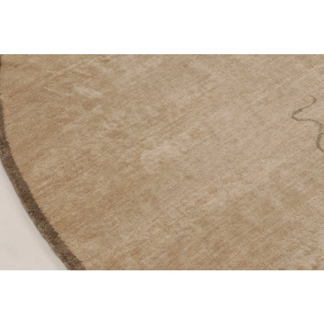 Abstract Contemporary Circle Abstract Wool Rug by Rug & Kilim, India For Sale - Image 3 of 10