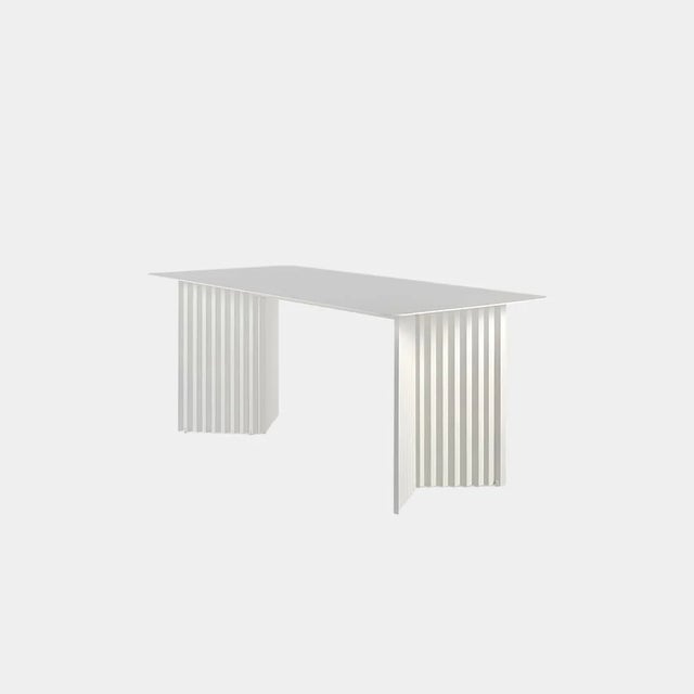 Around the RS Barcelona's Plec Dining table, time goes by at a different pace. Unhurried. Away from the haste imposed by...