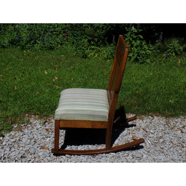 Early 20th Century Antique Arts & Crafts Art Nouveau Mission Solid Oak Rocker Rocking Chair For Sale - Image 5 of 17