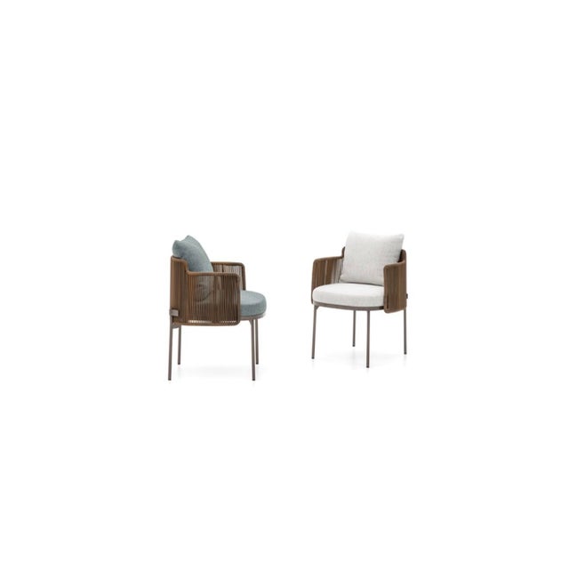 Minotti “Tape Cord” Outdoor Little Armchair – Fango / Ecru – 59 cm A sophisticated expression of contemporary outdoor...