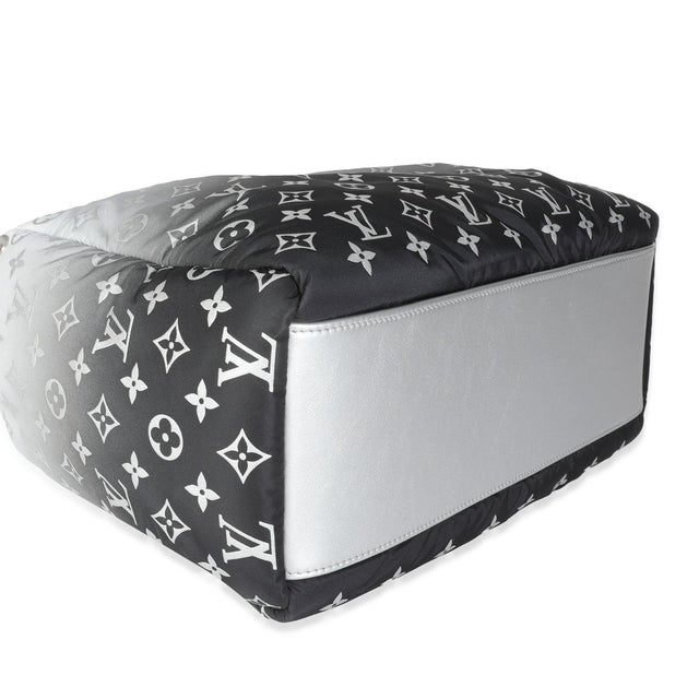 Frost Nylon Monogram Gradient LV Snow Onthego MM For Sale In New York - Image 6 of 9