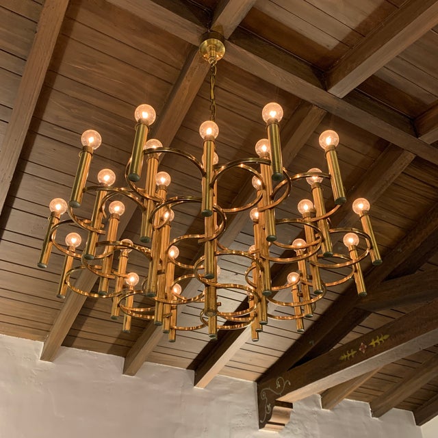 Mid-Century Modern Mid-Century Sciolari Brass 30 Light Chandelier For Sale - Image 3 of 3