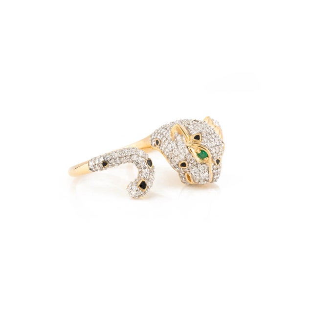 Contemporary 2.06ct Cluster Diamond & Emerald Panther Two Finger Ring in 18k Solid Gold For Sale - Image 4 of 14