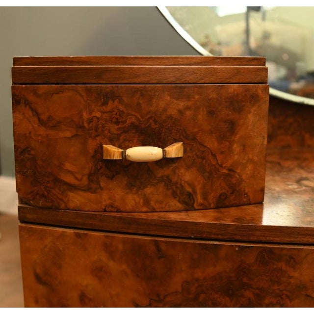 1930s Art Deco Dressing Table in Burr Walnut, 1930 For Sale - Image 5 of 8
