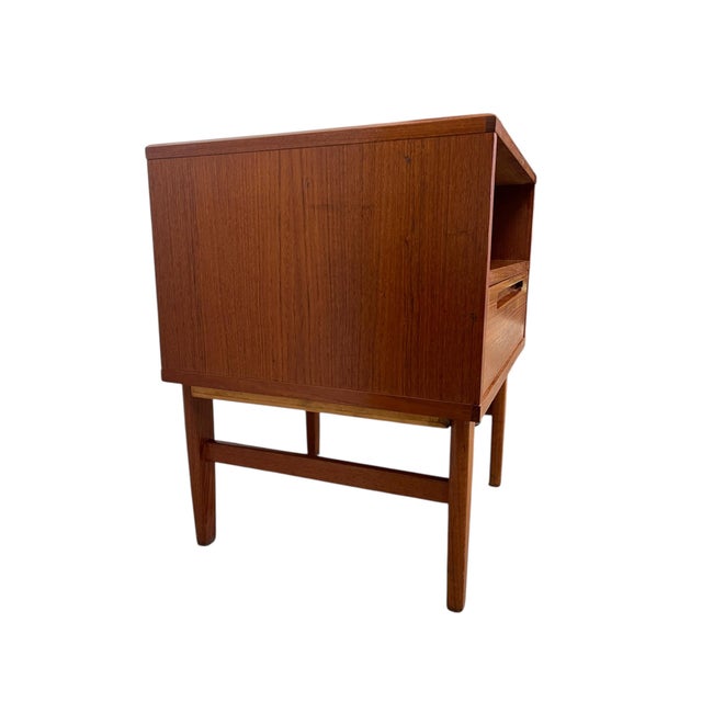 1970s Mid-Century Modern Danish Teak Nightstand With Drawer, Made in Denmark For Sale In Seattle - Image 6 of 7