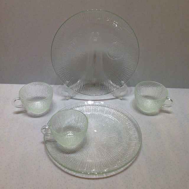 Jeannette Glass Vintage Luncheon Service- Set of 8 For Sale - Image 4 of 7