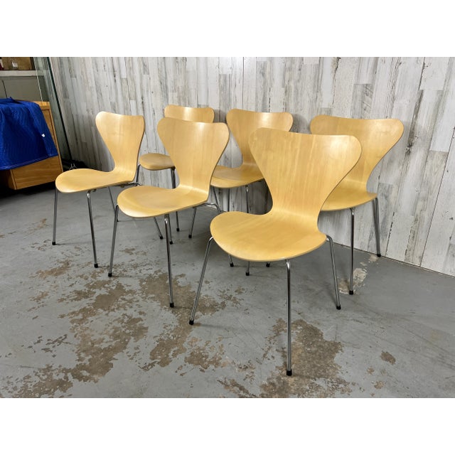 Arne Jacobsen Arne Jacobsen Series 7 Stackable Chairs for Fritz Hansen For Sale - Image 4 of 12