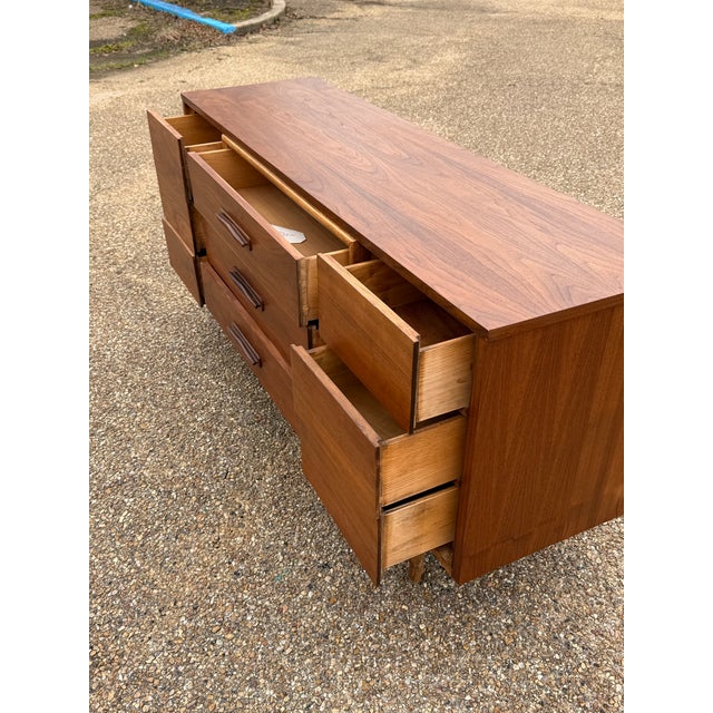 1960s Mainline by Hooker 9 Drawer Dresser, Attributed For Sale - Image 6 of 6