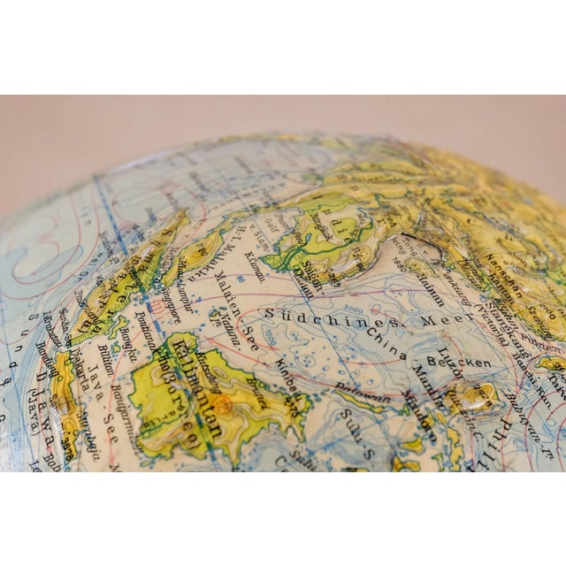 Physical Globe with Relief from Paul Räth Nachf. KG, Leipzig, 1957 For Sale - Image 11 of 15