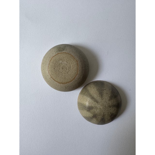 1970s Pair of Lidded Ceramic Boxes by Val Barry For Sale - Image 10 of 10