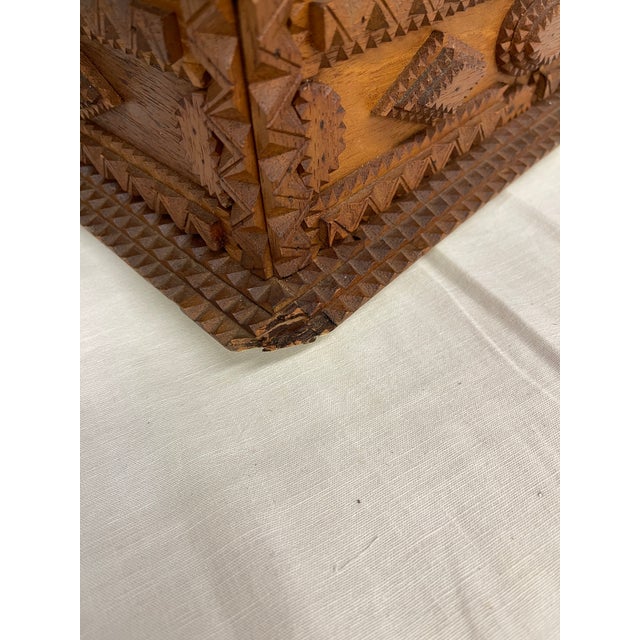 Early 20th Century Antique Early 20th Century Layered Tramp Art Folk Art Box With Floral Liner For Sale - Image 5 of 8