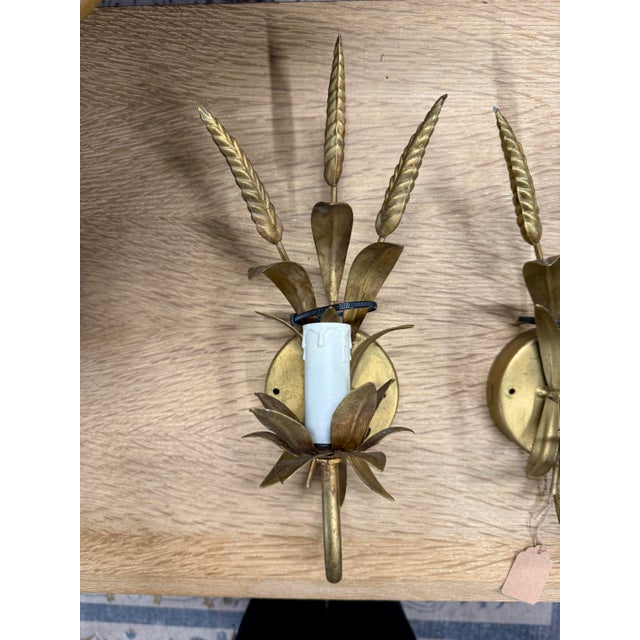 Mid 19th Century Hollywood Regency Italian Gilt Wheat Sheaf Wall Sconces – a Pair For Sale - Image 4 of 7