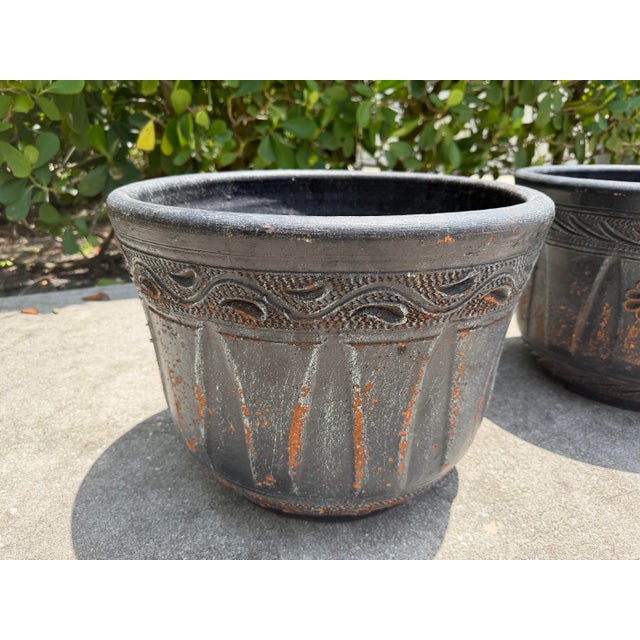 Vintage Mexican Blackwashed Terracotta Planters – Pair For Sale In Naples, FL - Image 6 of 11