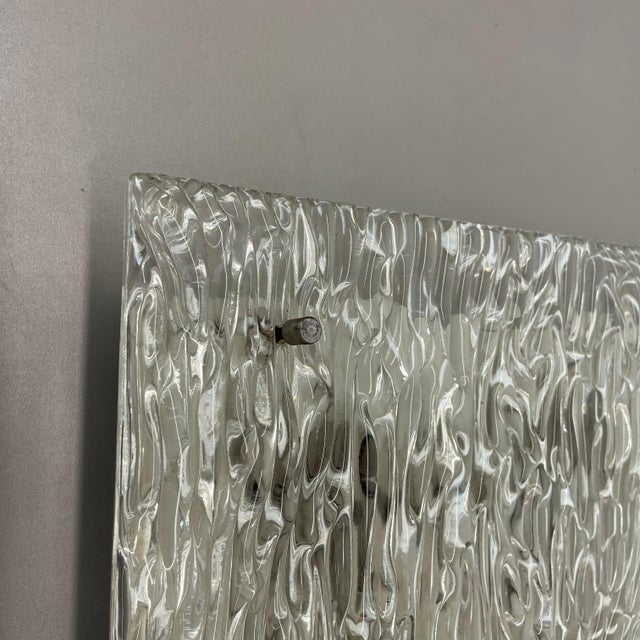1970s Large Hollywood Regency Ice Glass Wall Light from Kalmar Leuchten, 1970s For Sale - Image 5 of 15