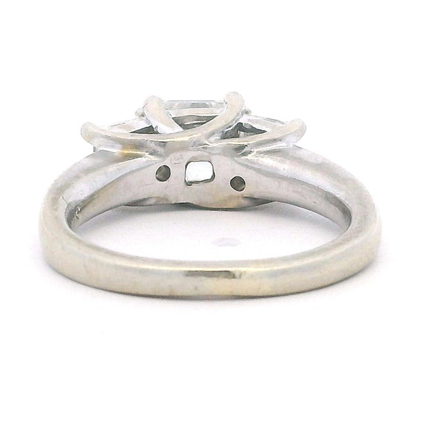 1990s Vintage 14k White Gold 1.75 Ct Princess Cut Diamond Three-Stone Ring, Size 4.75 For Sale - Image 5 of 12
