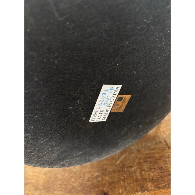 The most Classic Ralph Lauren off white crackle glaze ginger jar lamp in beautiful condition. Nicely-sized with a “chubby”...