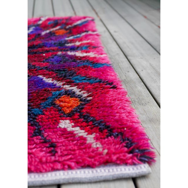 Vintage Swedish Rya Rug “Tibet” — Krokus Flower Design by Ingrid Jagarz for Marks Rya, 1960s A striking vintage Swedish...