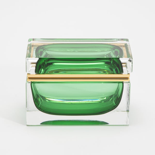 Modern Hand-Blown Murano Giant Box in Emerald Green With Brass Fittings For Sale - Image 3 of 11