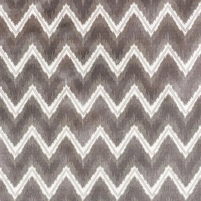 A fabulous combination of plush ombre and delicate accent stripes, this luxe chevron has a dynamic presence. Sophisticated...