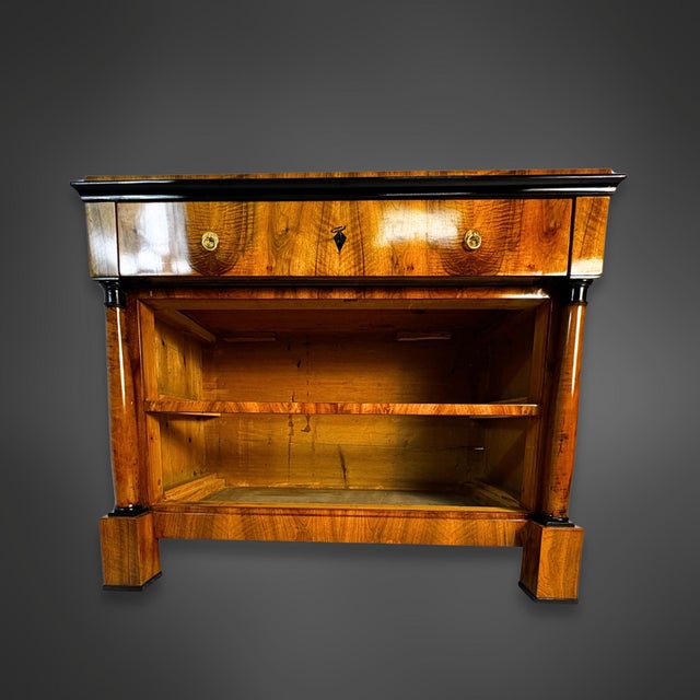 Biedermeier Writing Desk in Walnut, 1820 For Sale - Image 13 of 18