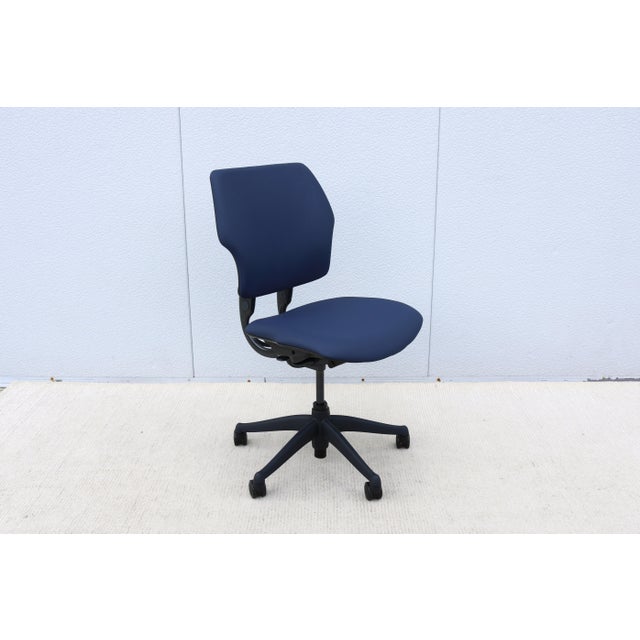 The Freedom Chair has revolutionized the way people sit, a winner of over 10 major design awards to date. It automatically...