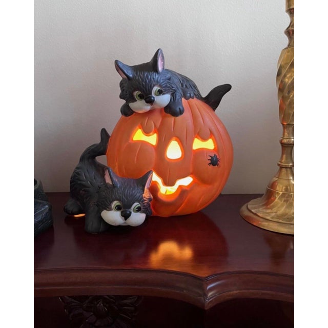Plastic 1990s Figurative House of Lloyd Christmas Around the World Scaredy Cats Halloween Pumpkin Light For Sale - Image 7 of 7