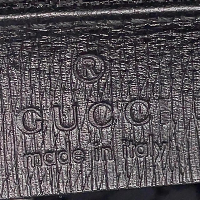 A 1990s Gucci Black Textured Leather and Brass Hardware Shoulder Bag For Sale - Image 14 of 14